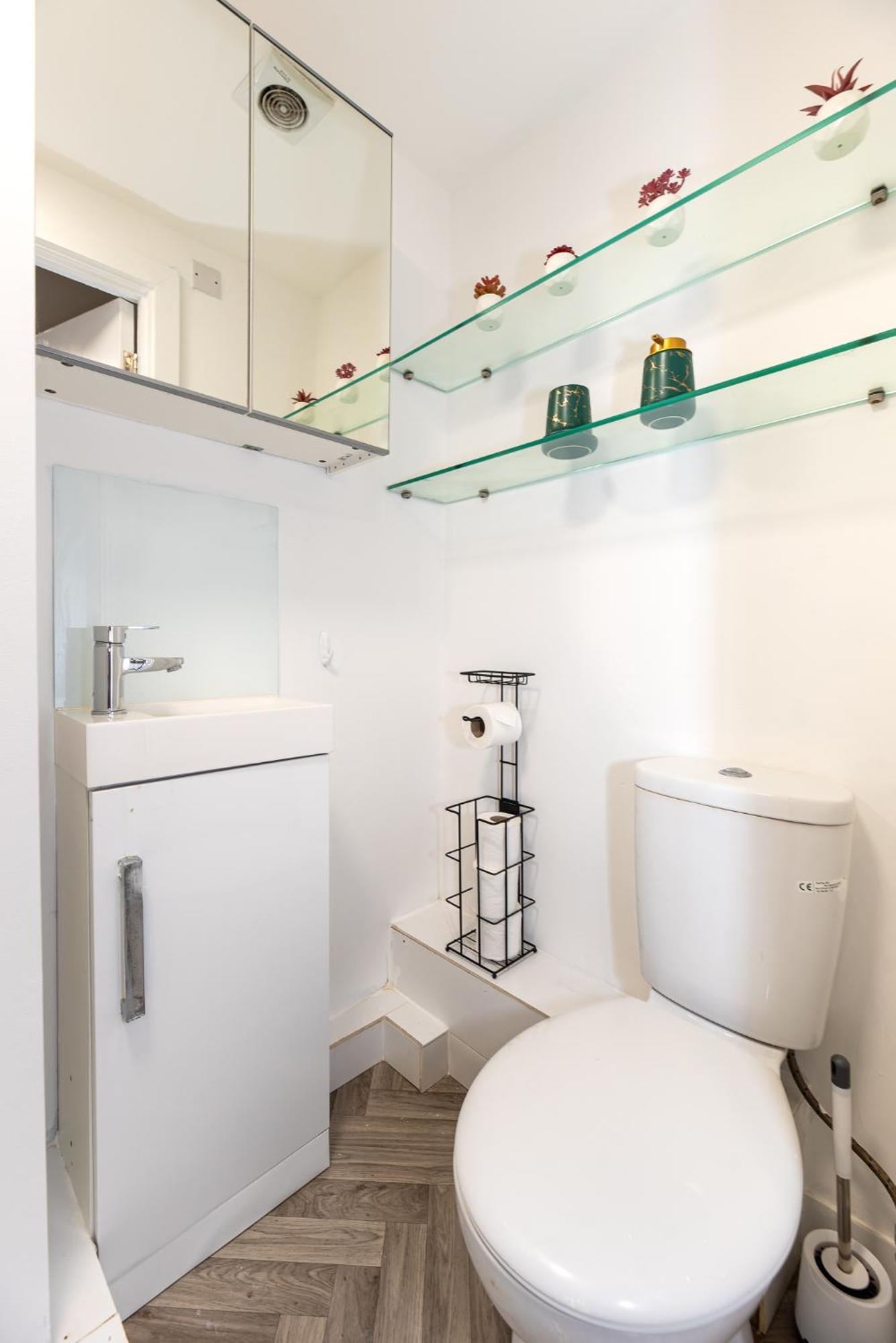 Small And Trendy Studio 3B London Ngoại thất bức ảnh